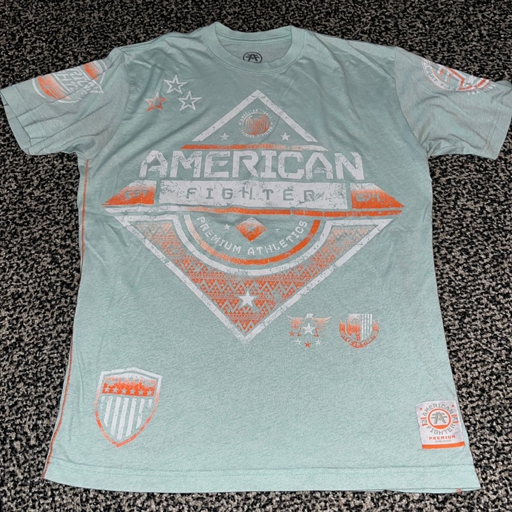 American Fighter Buckle Men’s Size Medium Tshirt. EUC!